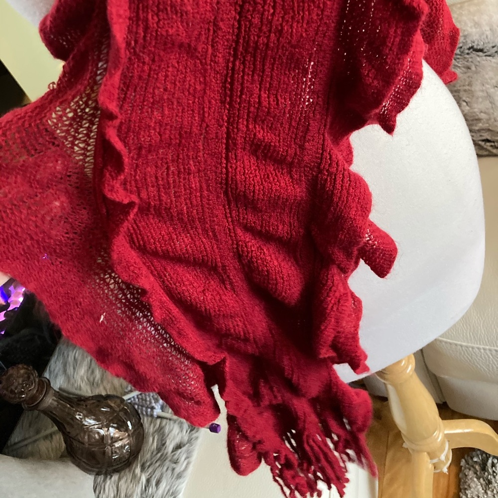 Red scarf - Picture 4 of 4